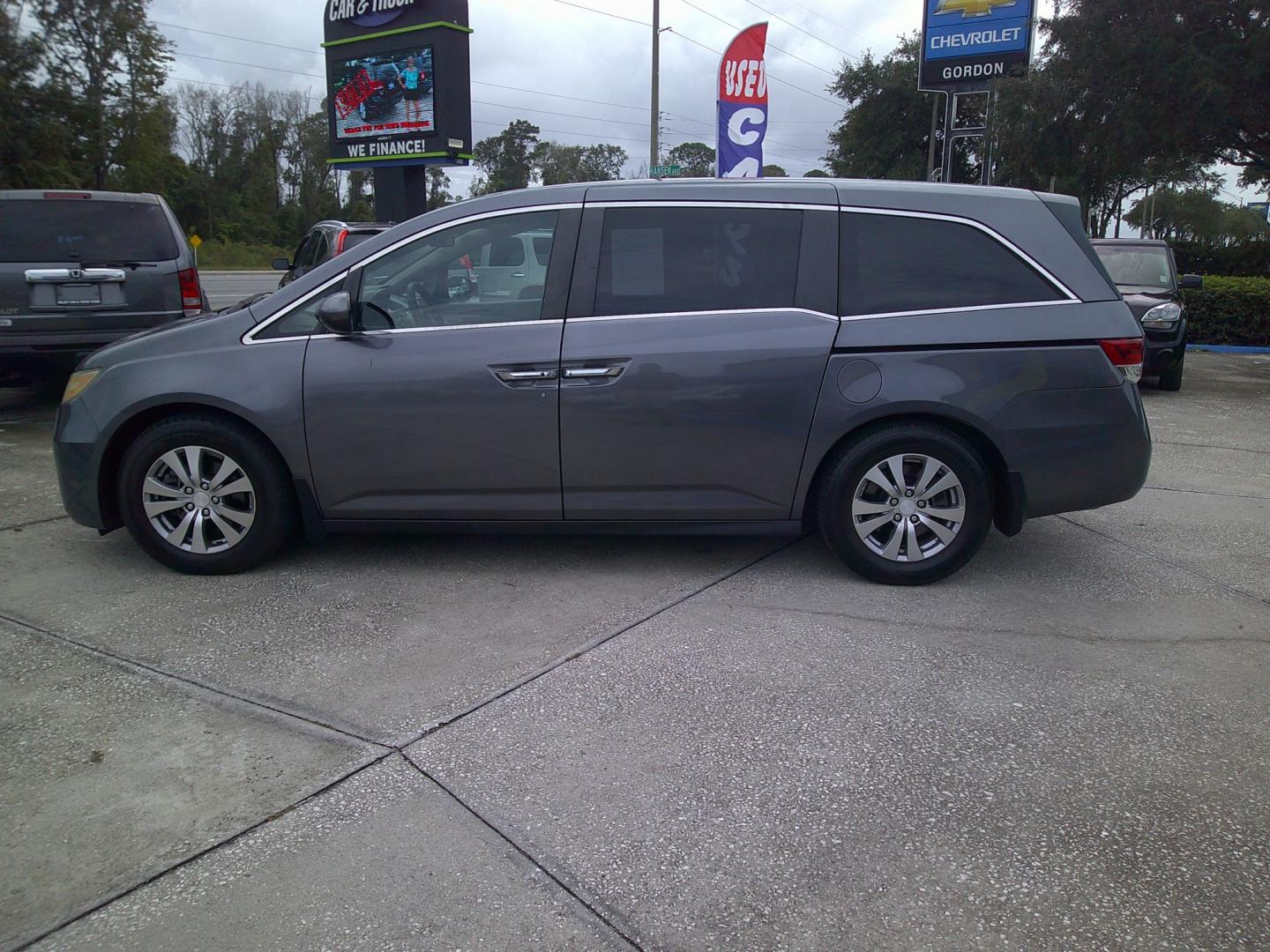 2015 GRAY HONDA ODYSSEY (5FNRL5H49FB) , located at 1200 Cassat Avenue, Jacksonville, FL, 32205, (904) 695-1885, 30.302404, -81.731033 - Photo#4